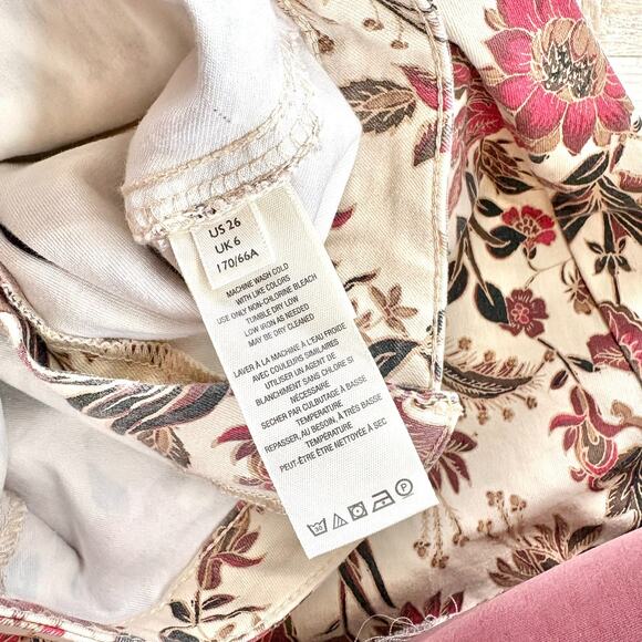 Free People We The Free Float On Floral Cropped Flare Pants | Size 26 - Picture 3 of 8